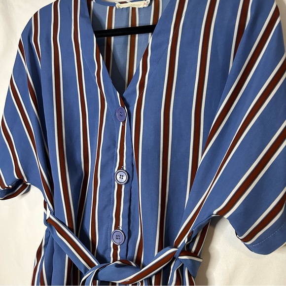 Lush Blue White and Burgundy Blouse - Picture 2 of 6